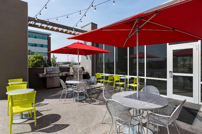 ホテル Home2 Suites By Hilton West Edmonton, Alberta, Canada