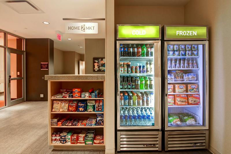 ホテル Home2 Suites By Hilton West Edmonton, Alberta, Canada