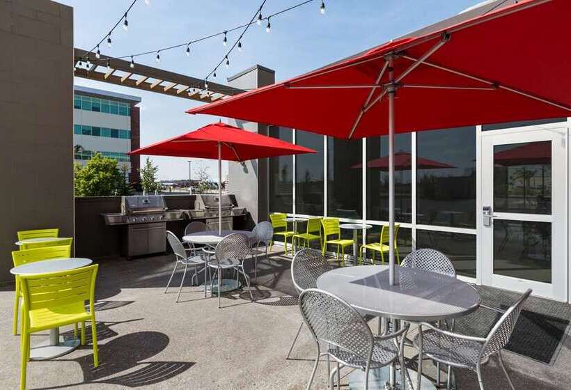 ホテル Home2 Suites By Hilton West Edmonton, Alberta, Canada