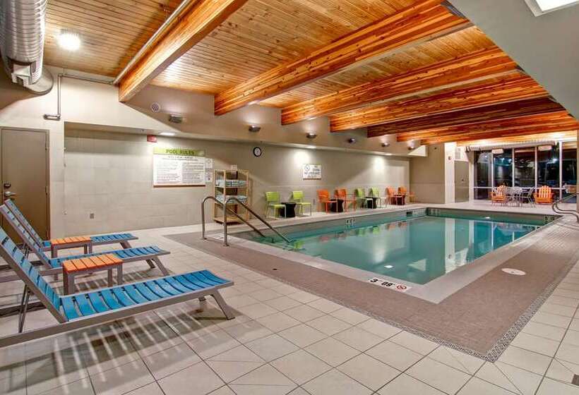 ホテル Home2 Suites By Hilton West Edmonton, Alberta, Canada
