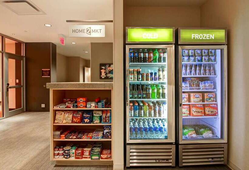 ホテル Home2 Suites By Hilton West Edmonton, Alberta, Canada
