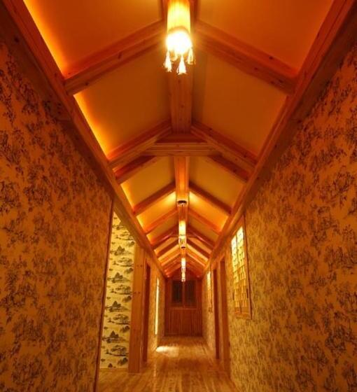 Mount Emei Teddy Bear Hotel玩具熊酒店