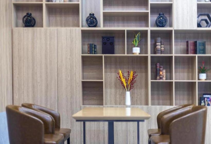 Starway Hotel Taizhou Jiangzhou Nan Road