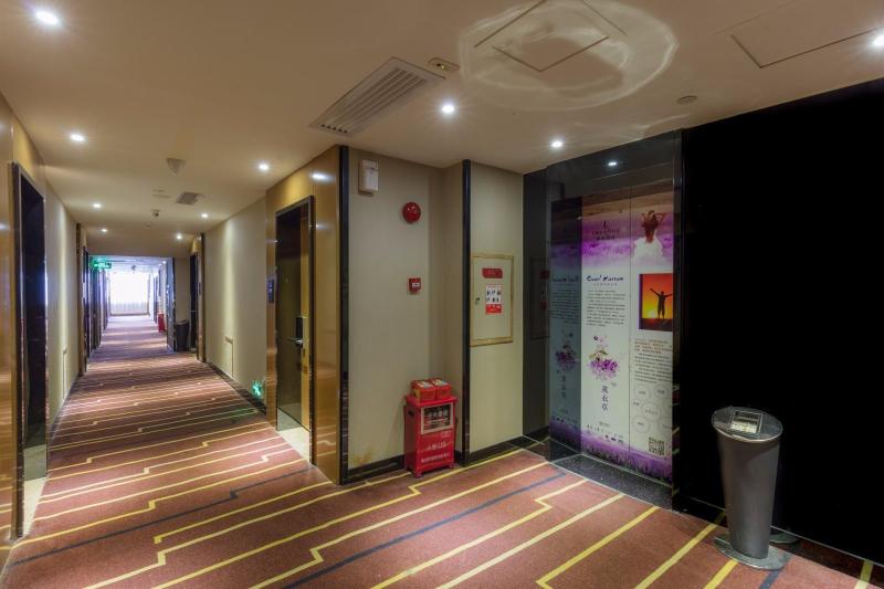 Lavande Hotel Zhuhai Gongbei Port Square