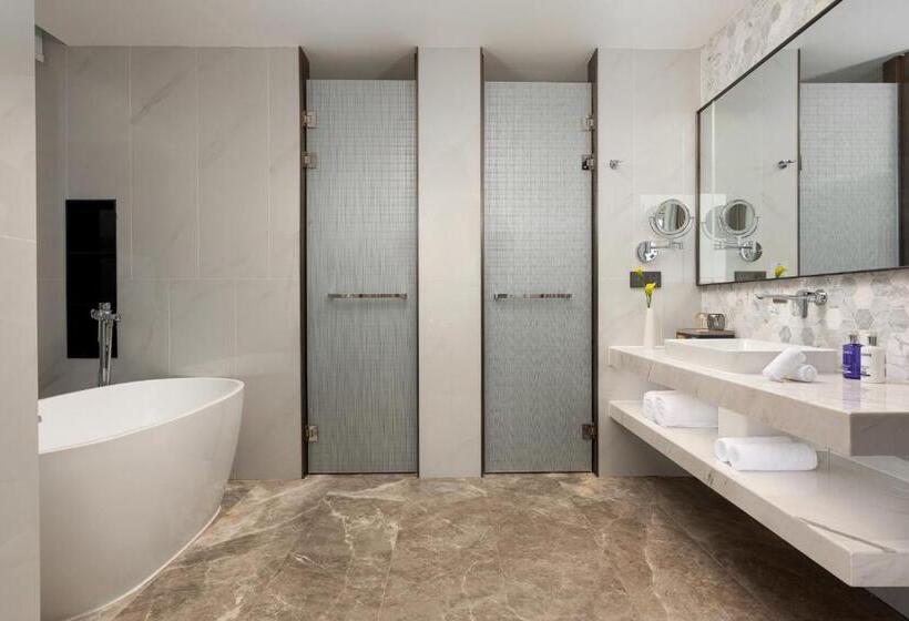 ホテル Voco Lianyungang Haizhou Bay By Ihg