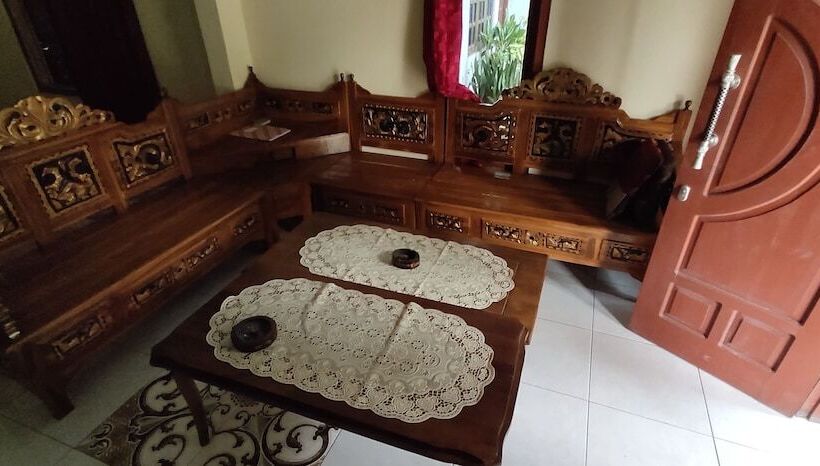 فندق صغير Homestay Pratiwi