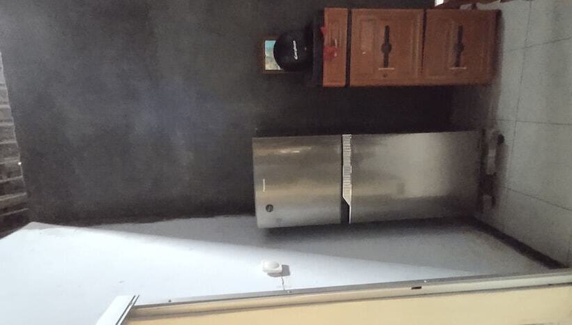 فندق صغير Homestay Pratiwi