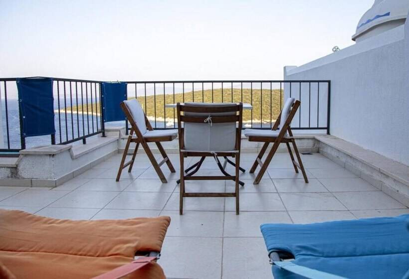 Lovely Triplex With Fantastic Sea View In Turkbuku