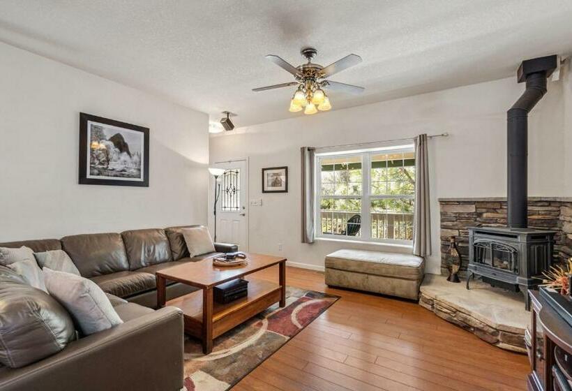 Aubrey S Nest Pet Friendly Cabin