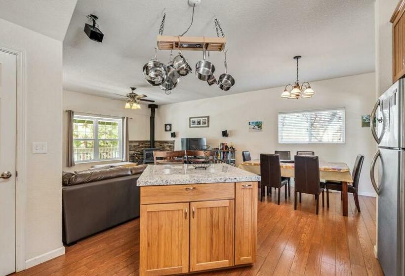 Aubrey S Nest Pet Friendly Cabin