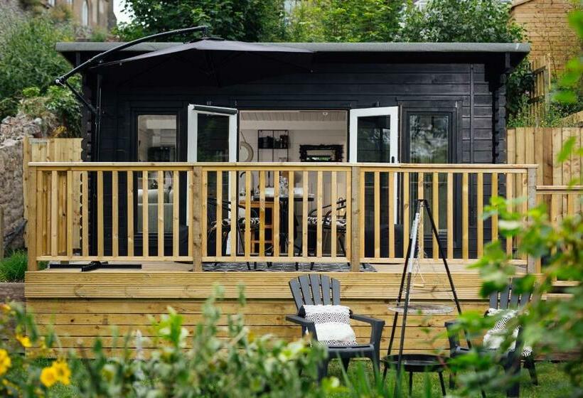 Caban Du Bach Pembroke With Private Garden
