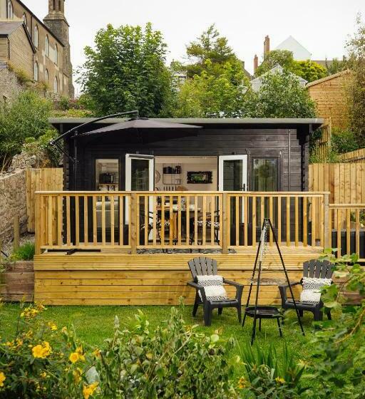 Caban Du Bach Pembroke With Private Garden