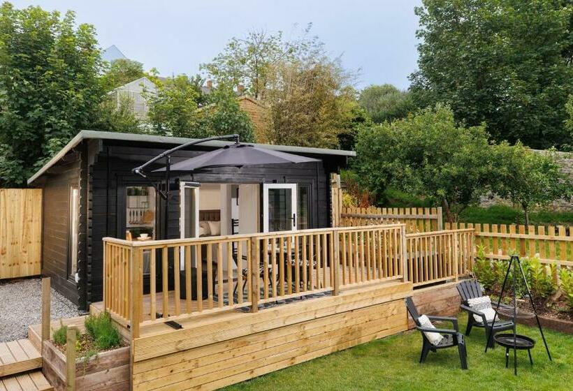Caban Du Bach Pembroke With Private Garden