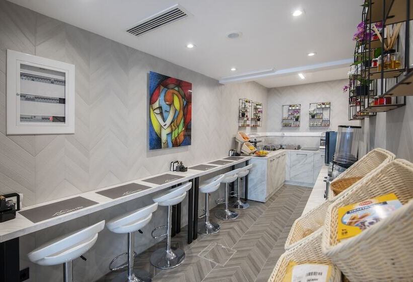 Central Boutique Hotel By Naoussa Hills Adults Only