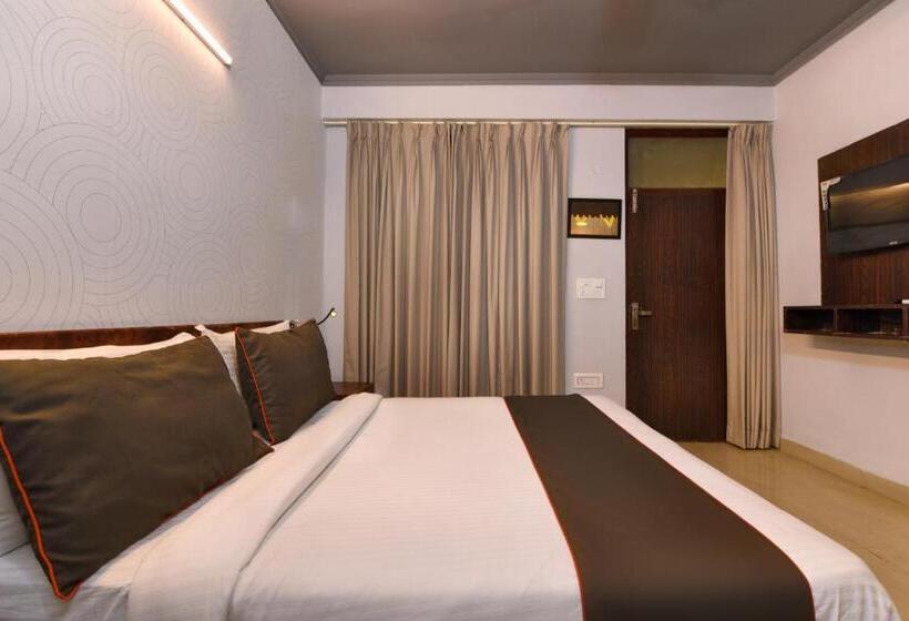 Collection O Hotel Ratiram Palace