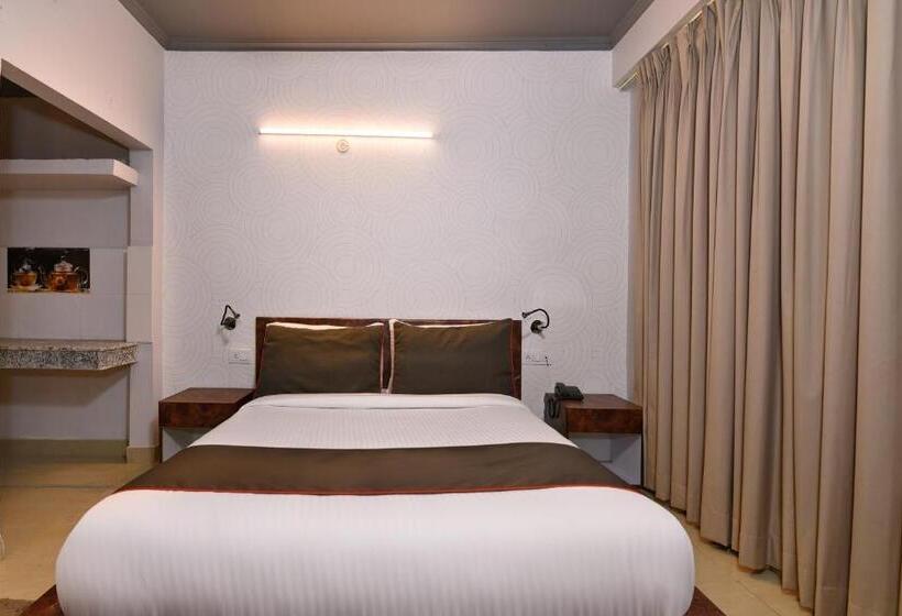 Collection O Hotel Ratiram Palace