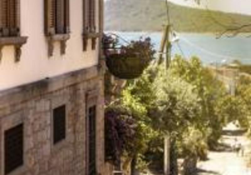 Cunda Tas Konak Otel