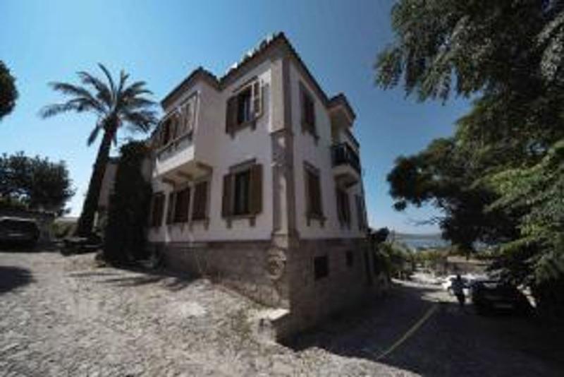 Cunda Tas Konak Otel