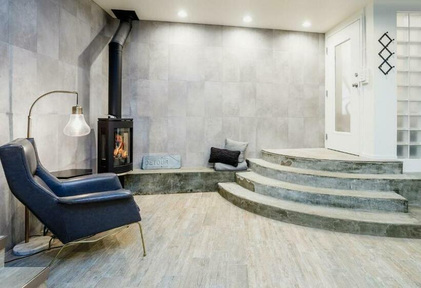 Downtown Contemporary Cove