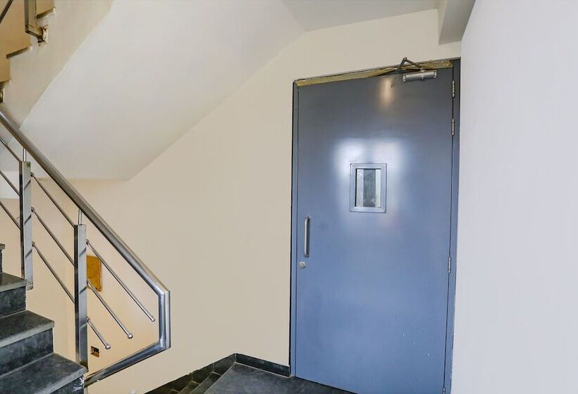 Fabhotel Urban Residency