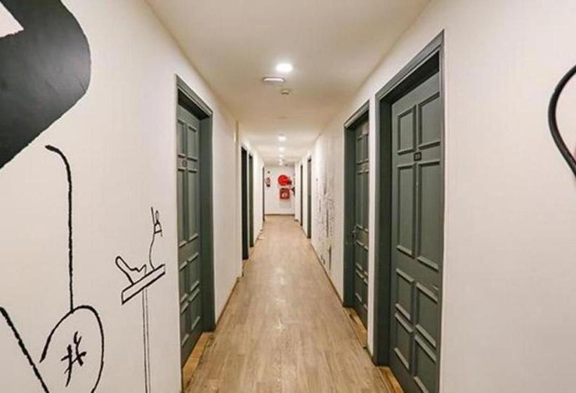 Fabhotel Urban Residency