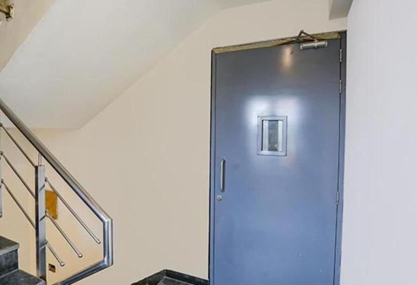 Fabhotel Urban Residency