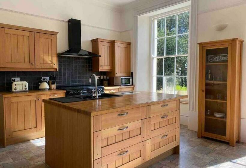 Holyland House Greenacres Estates