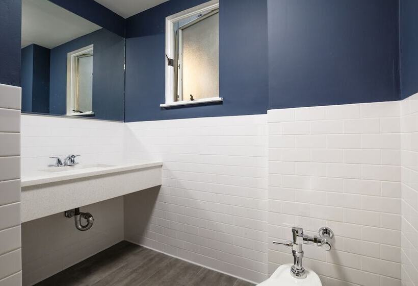 مسافرخانه Lamartine Chelsea