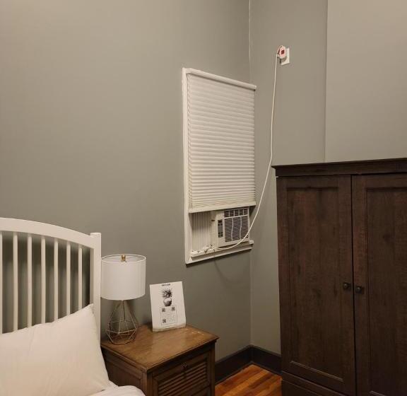 مسافرخانه Lamartine Chelsea