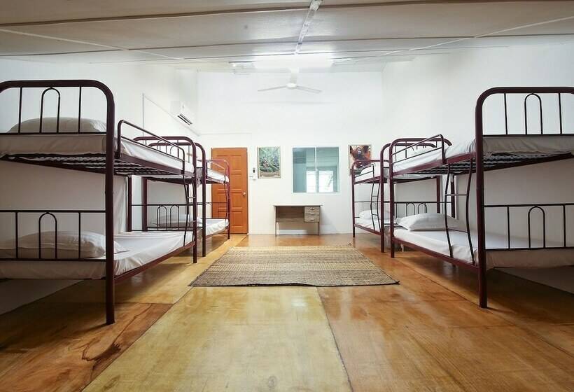 호텔 Spot On 90044 Amida Point