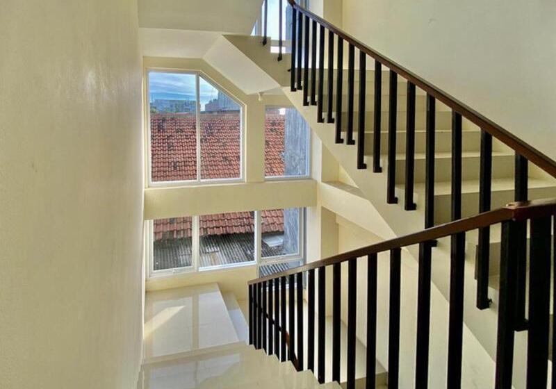 فندق Reddoorz At Arkana Seturan Pakuwon Mall