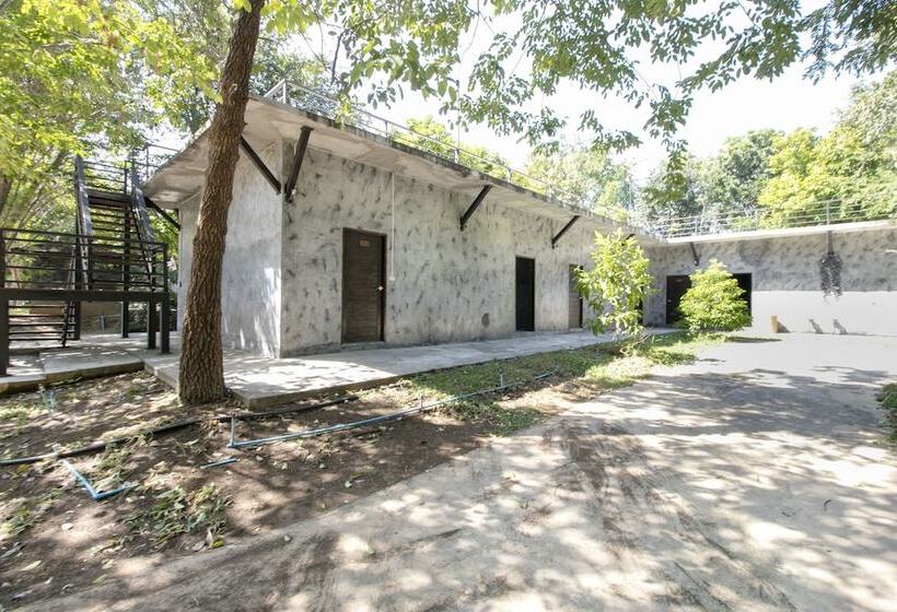 호텔 Baan Rak Mai By Oyo  Rooms