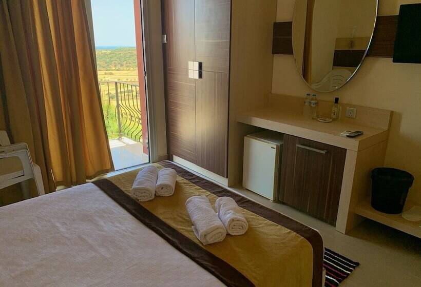 Отель Celebi Garden