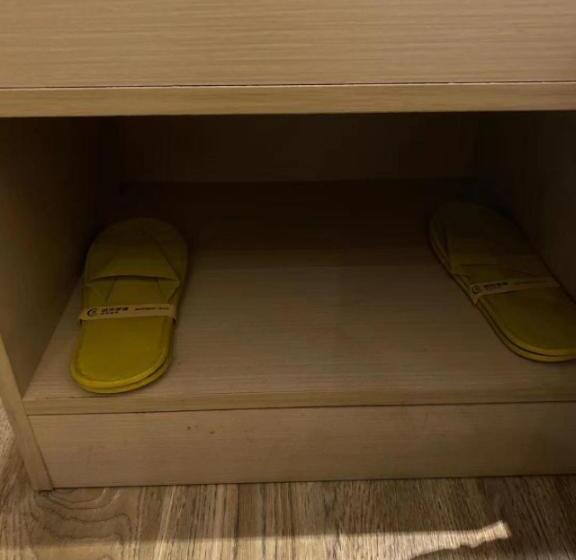 هتل City Comfort Inn Nanchang Xinjian Qianhu University Town Wuyue Plaza