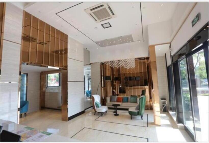 هتل City Comfort Inn Nanchang Xinjian Qianhu University Town Wuyue Plaza