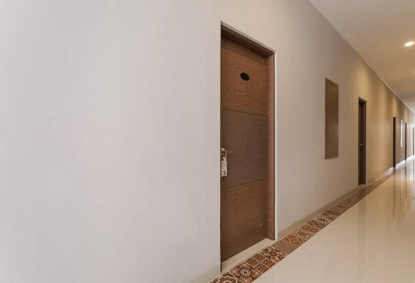 Отель Damar Kusumo Guest House By Oyo Rooms