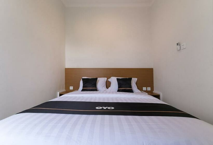 Отель Damar Kusumo Guest House By Oyo Rooms