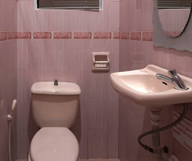 فندق Darius' Residences By Oyo Rooms