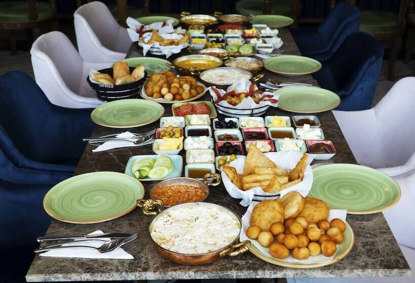 هتل Dergiz Tatil Koyu