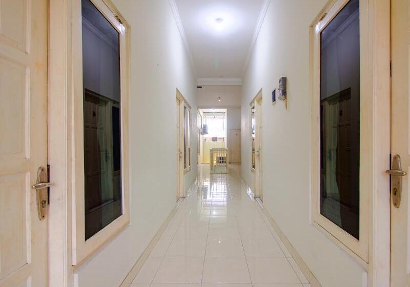 בית מלון כפרי D'kost 3 Syariah By Oyo Rooms