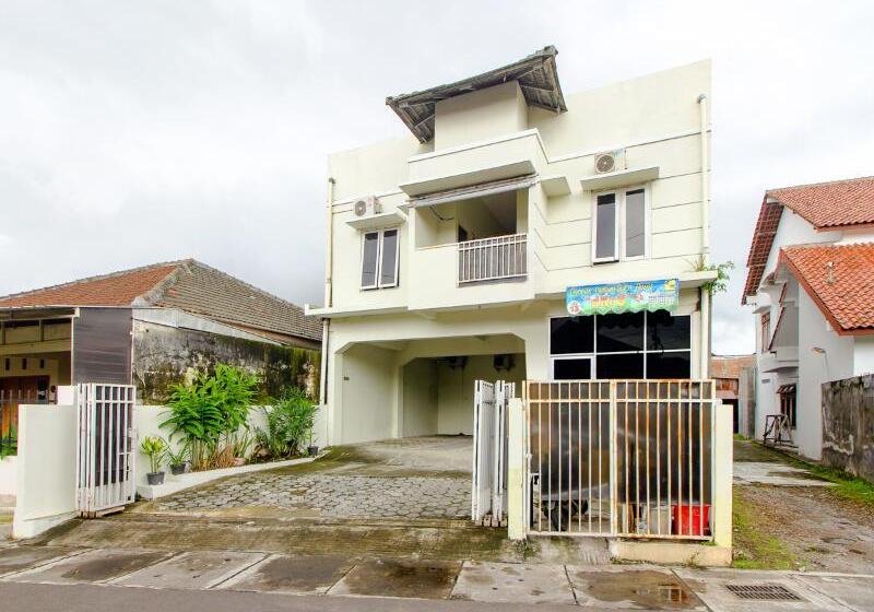 בית מלון כפרי D'kost 3 Syariah By Oyo Rooms