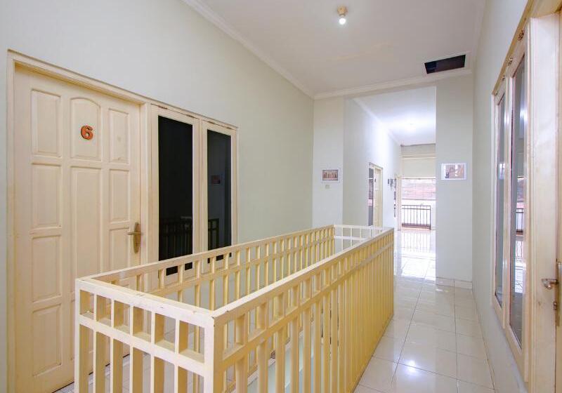 בית מלון כפרי D'kost 3 Syariah By Oyo Rooms
