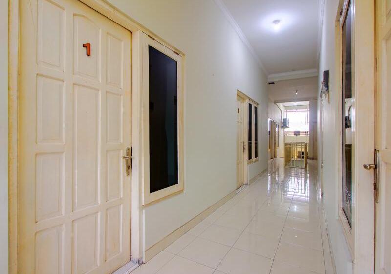 בית מלון כפרי D'kost 3 Syariah By Oyo Rooms