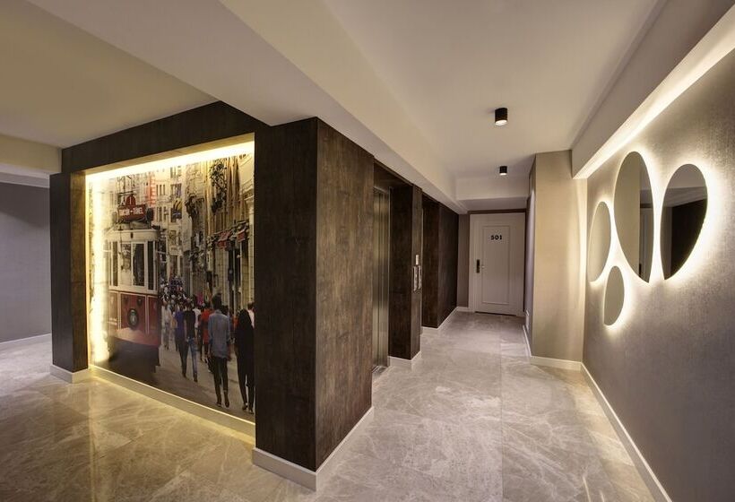 Отель Dora Pera