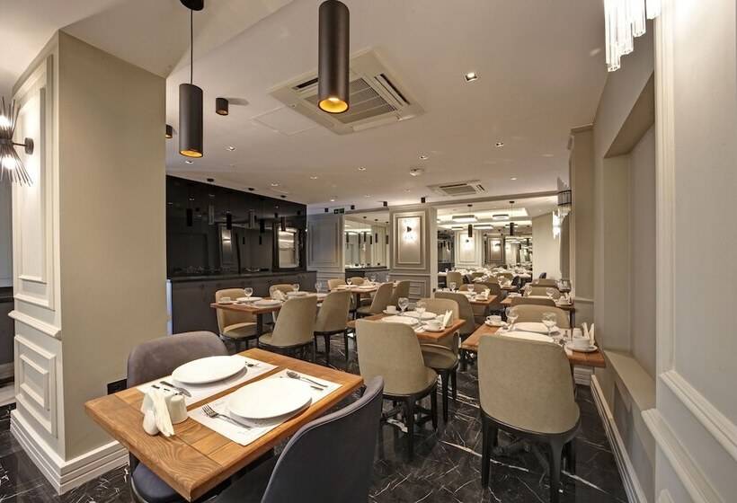 Отель Dora Pera