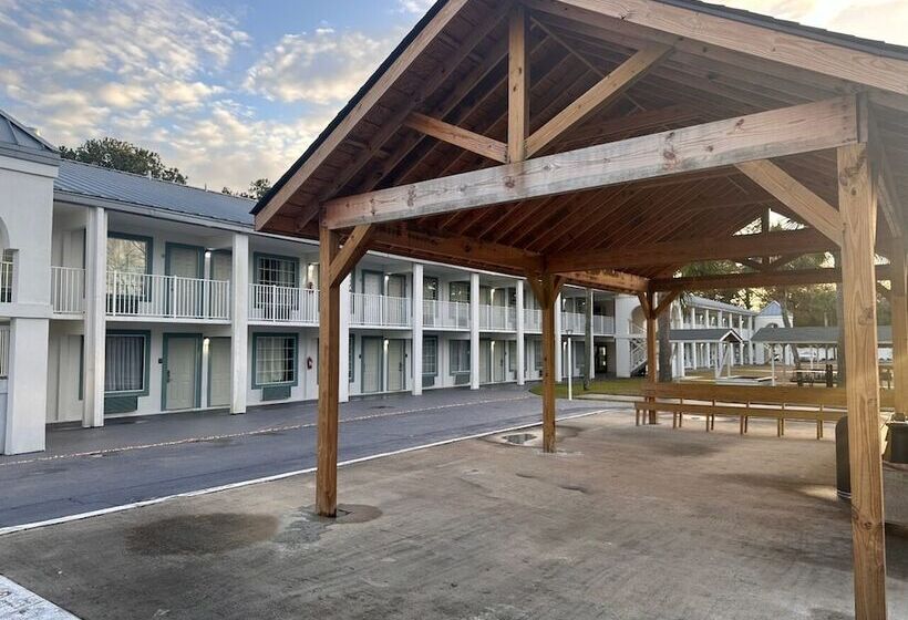 Suburban Studios By Choice Hotels Award Winning New 2024 Walk To Eateries & Grocery Ultra Sp