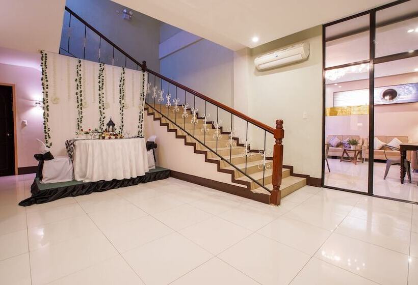 هتل Edmundo By Oyo Rooms