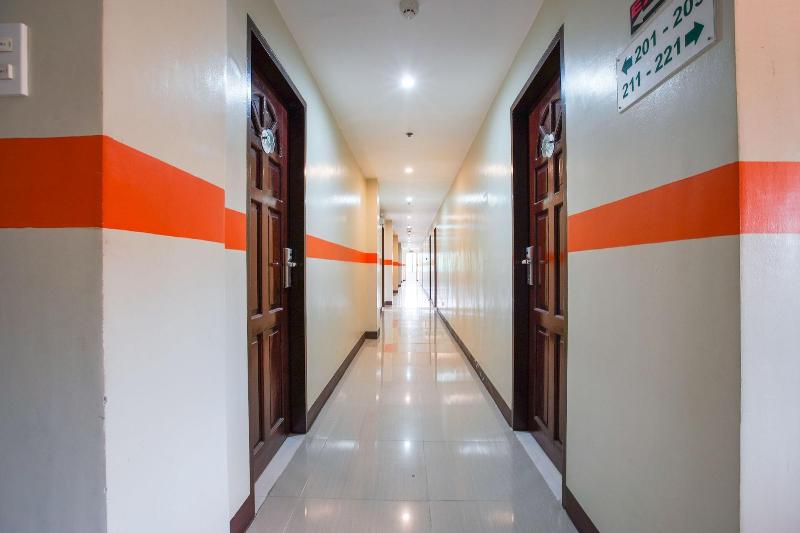 هتل Edmundo By Oyo Rooms