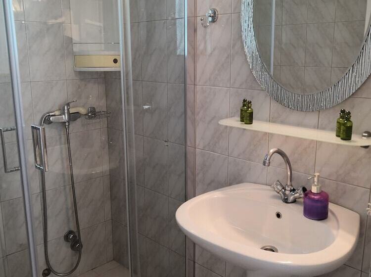 فندق Filoxenia By Grispos Villas