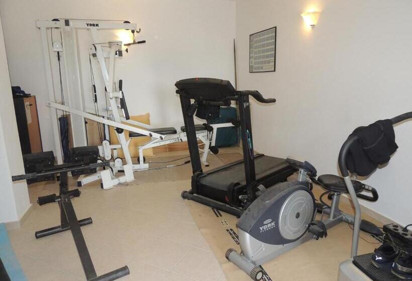 فندق Filoxenia By Grispos Villas